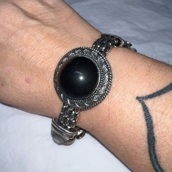 Vintage Silver Tone Large Black Stone with Flower and Rhinestone Embellishments - Picture 1 of 10